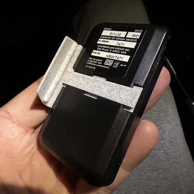 Pat Gắn Remote Cửa Cuốn Cho Tesla Model Y