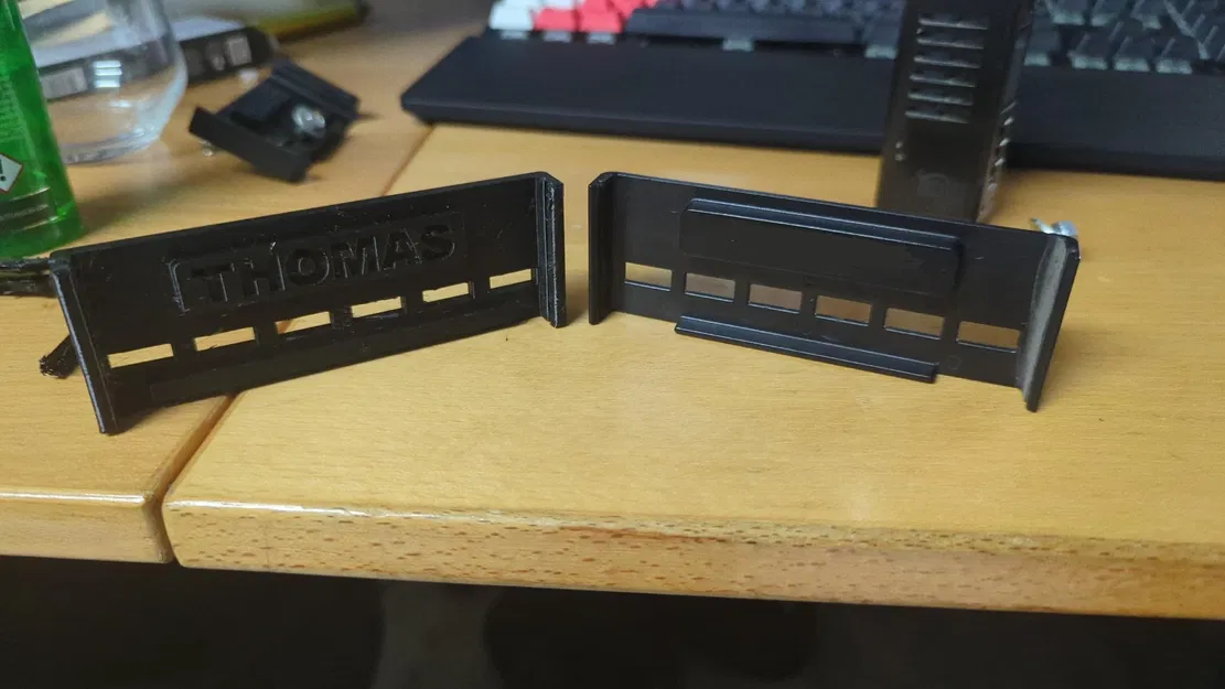 Giá Đỡ Biển Số Xe Không Khung (Thụy Sĩ) - Image 1