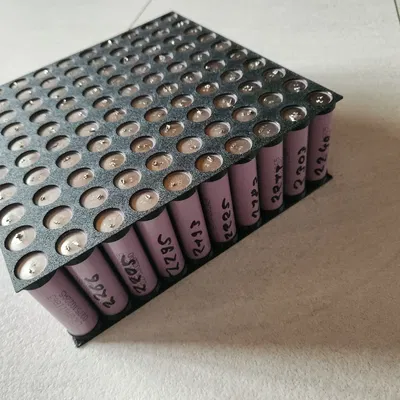 Giá Đỡ Pin 100 Viên 18650