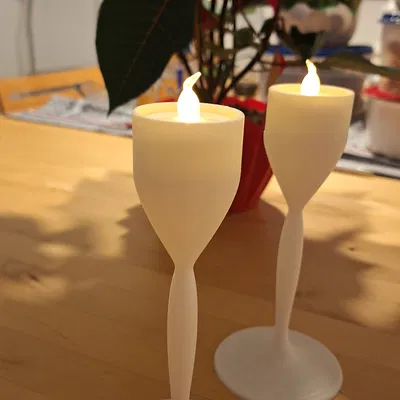 Chân Nến Thanh Lịch