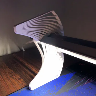 Chân đèn bàn và đèn tường