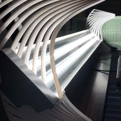 Chân đèn bàn và đèn tường