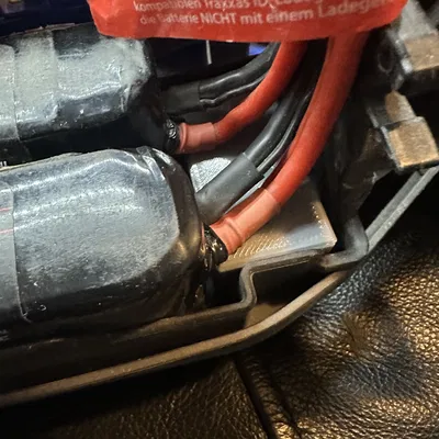 Phần đệm pin Traxxas Sledge