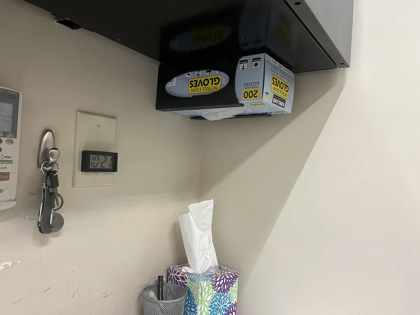 Hộp Đựng Găng Tay Costco Kirkland Gắn Dưới Tủ - Image 1