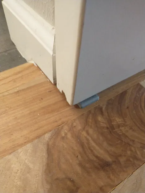 Chặn Sàn Cửa Chuồng Gà - Image 1