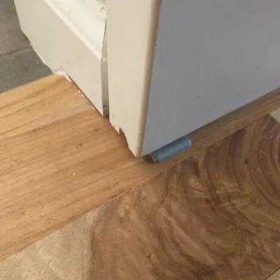 Chặn Sàn Cửa Chuồng Gà