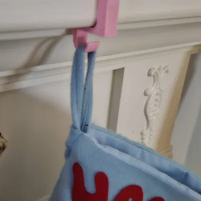 Móc treo vớ Giáng Sinh cho kệ lò sưởi