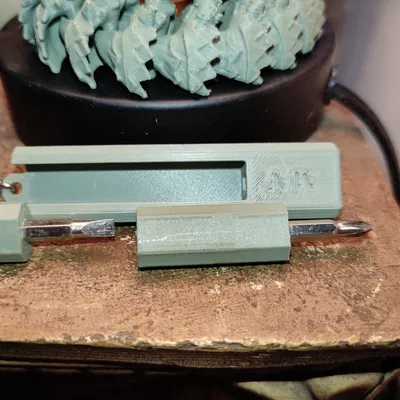 Móc khóa tua vít mini