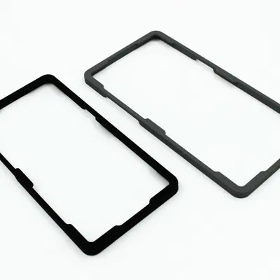 Dụng Cụ Hỗ Trợ Dán Kính Cường Lực Cho iPhone 15 Pro và Pro Max