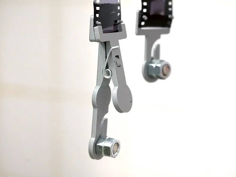 Bộ kẹp phim phiên bản 2 kèm giá treo và gạt phim - Image 5