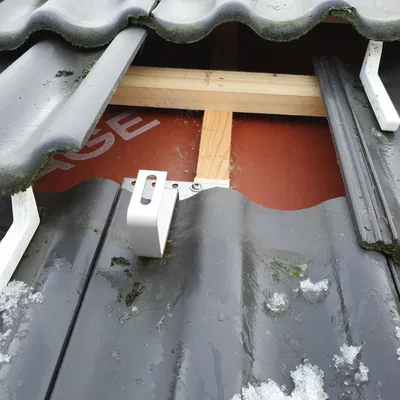 Dụng Cụ Nâng Ngói Lợp