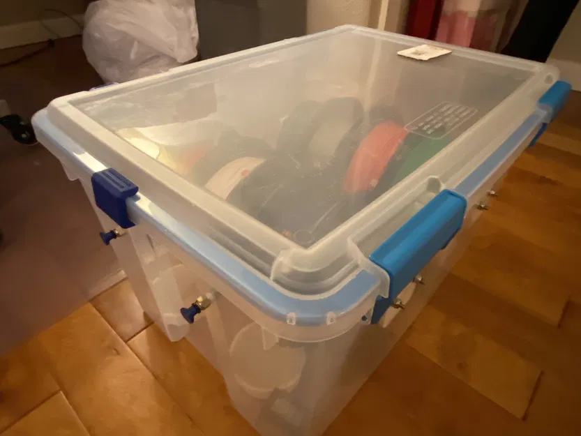 Kẹp Hộp Chống Ẩm Sterilite - Image 2