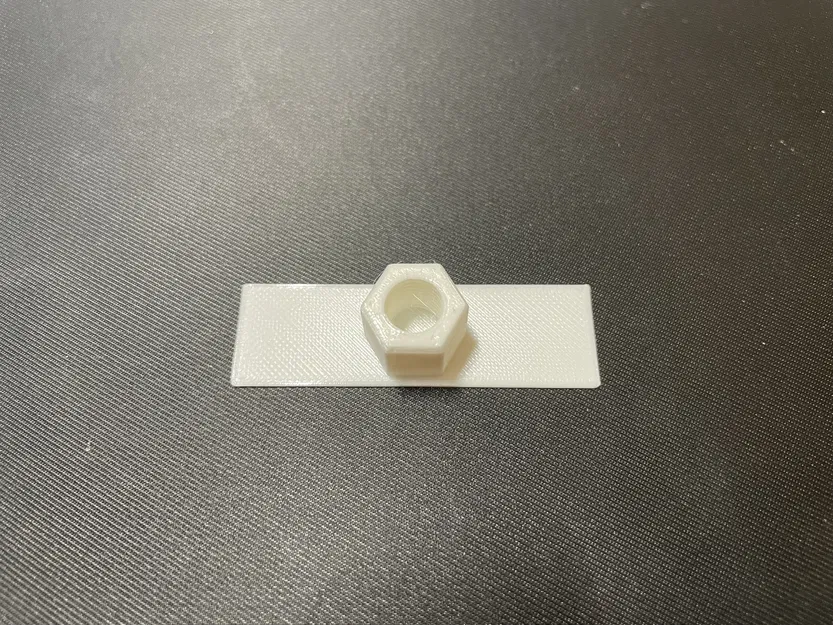 Miếng Gắn Tường Command Strips Cho Khung Honeycomb - Image 1