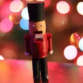 Nutcracker Tí Hon In Liền Mạch Có Miệng Di Chuyển - Thumbnail 4