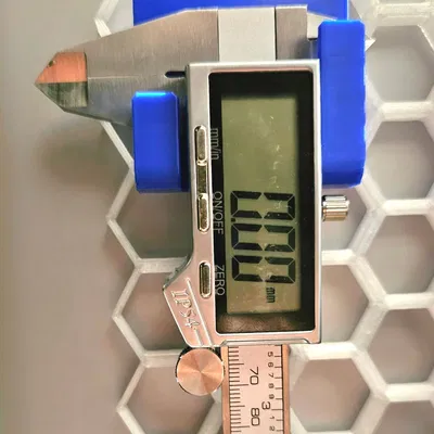 Giá đỡ Caliper kỹ thuật số cho Honeycomb storage wall