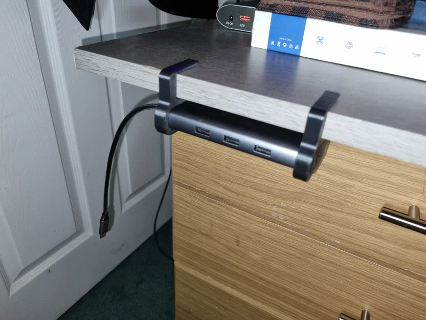 Móc Treo Bàn Cho UGREEN Revodok CM512 USB-C Dock - Image 2