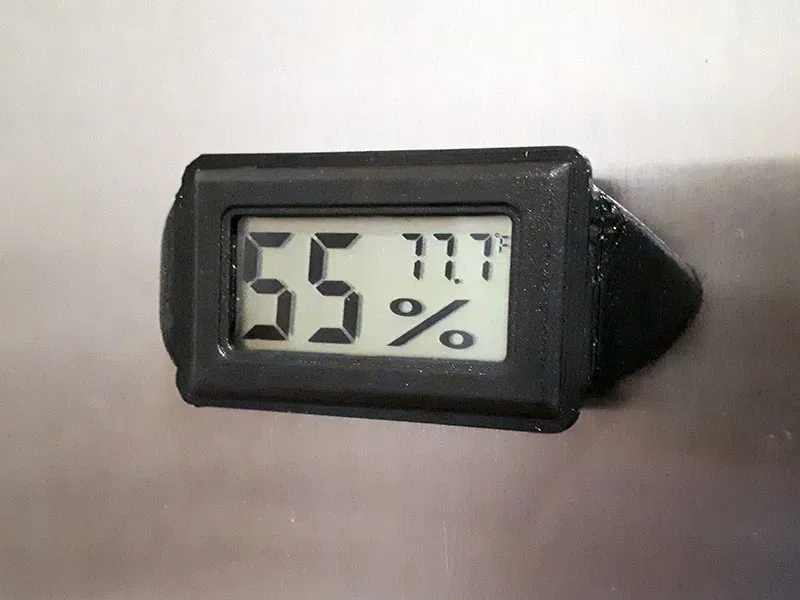 Giá đỡ đồng hồ đo nhiệt độ/độ ẩm bằng nam châm - Image 1