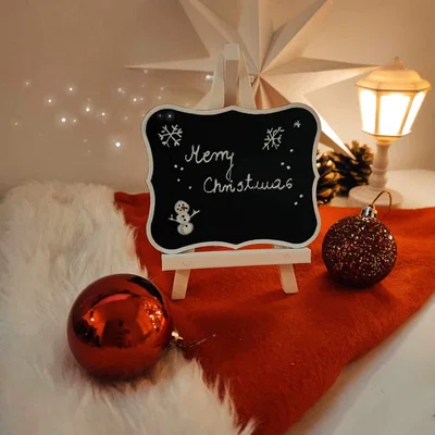 Giá Vẽ Có Bảng Đen Để Ghi Lời Chúc