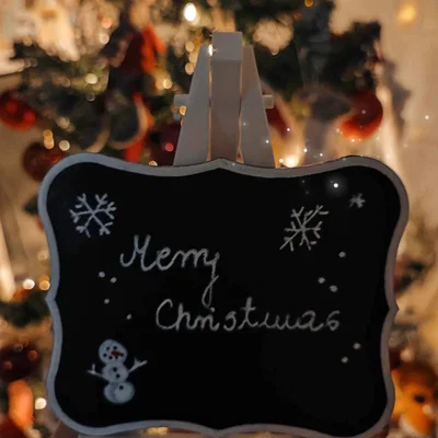 Giá Vẽ Có Bảng Đen Để Ghi Lời Chúc