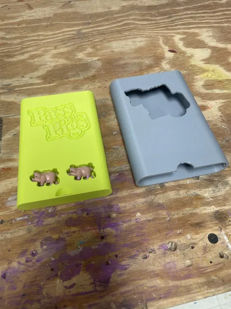 Hộp Đựng Game Pass the Pigs - Image 3