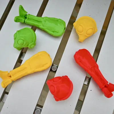 Mô Hình Đồ Chơi Alien - Du Khách