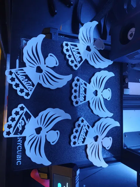 Thiên Thần Kèm Vòng Tên Nam Châm - Image 1