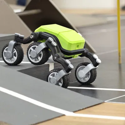 Robot Leo Cầu Thang