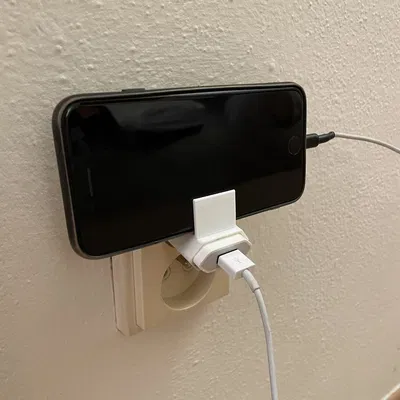 Koudelinek Iphone cestovní držák na nabíječku | Iphone travel wall holder for charger DEMO