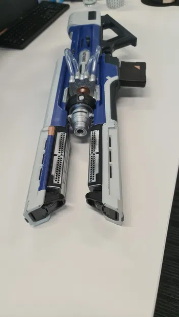 SÚNG TRUY LÙNG COLDHEART EXOTIC TRONG DESTINY 2 - Image 1