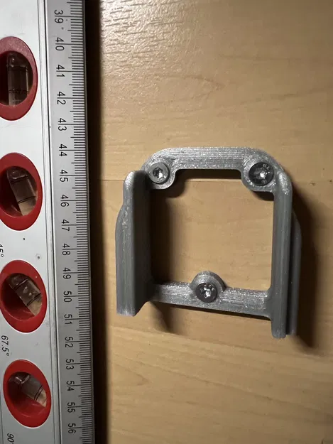 Kẹp Giữ Đồ Makita - Image 1