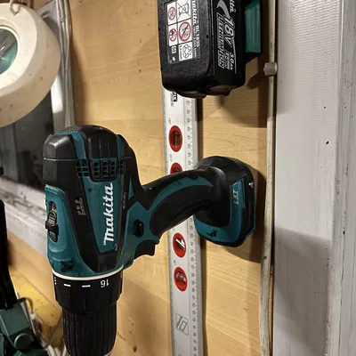 Kẹp Giữ Đồ Makita