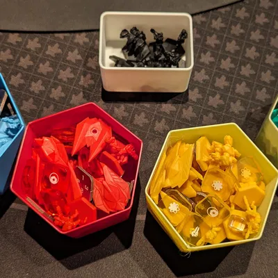 Fractal: Beyond the void - Hộp cho người chơi và hộp trung gian