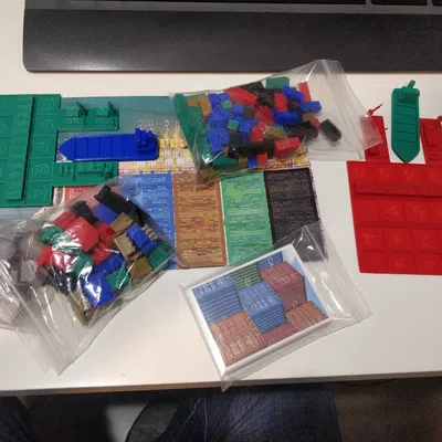 Mô hình quân cờ cho game Container