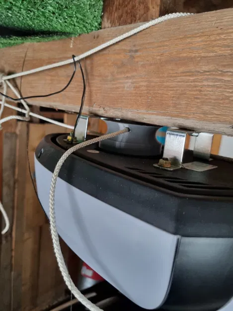 Bánh Xe Ròng Rọc Cửa Cuốn - Image 1