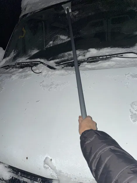 Dụng Cụ Cạo Băng Trên Kính Xe Kiểu Cán Chổi - Image 3