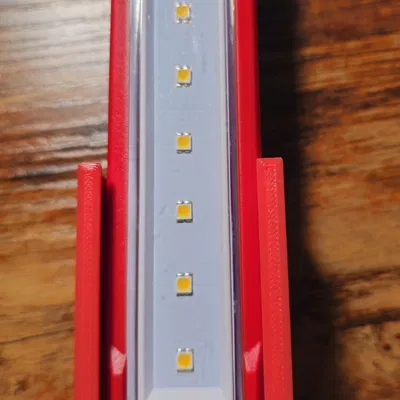 Giá Đỡ Đèn LED Sạc USB Lithium Milwaukee Red Rover