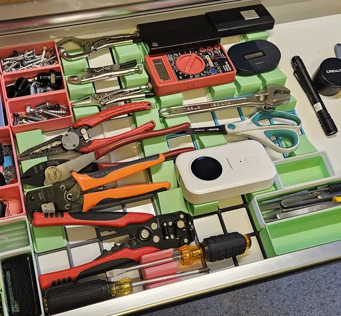 Kệ Đựng Kềm Dạng Nêm Gridfinity - Image 1