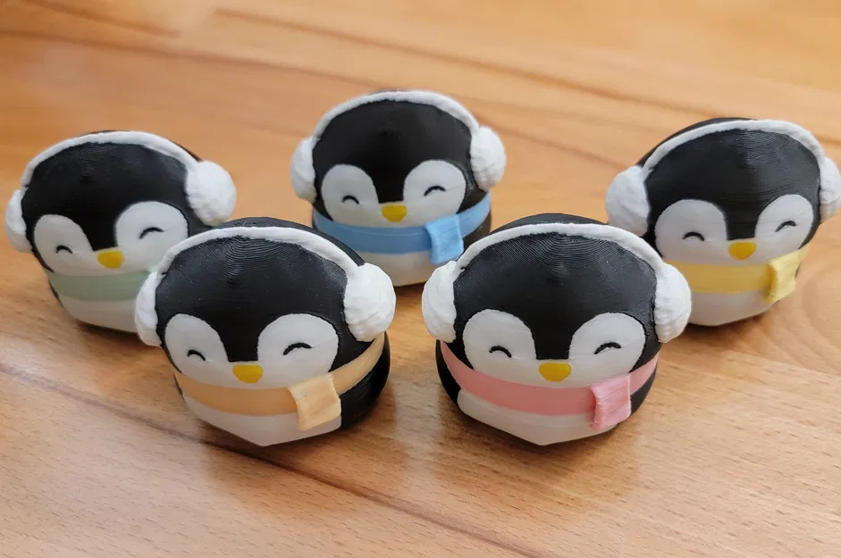 Squishmallow - Luna Penguin - Image 1
