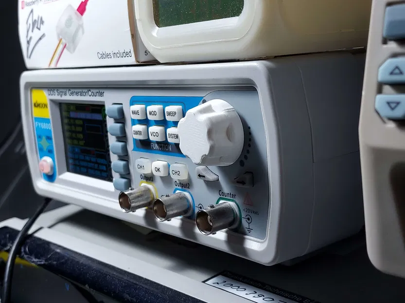 Núm vặn cho Máy phát hàm FY6800 - Image 1