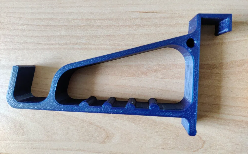 Tái tạo móc treo quần áo cũ để phơi đồ trên cửa tủ - Image 3