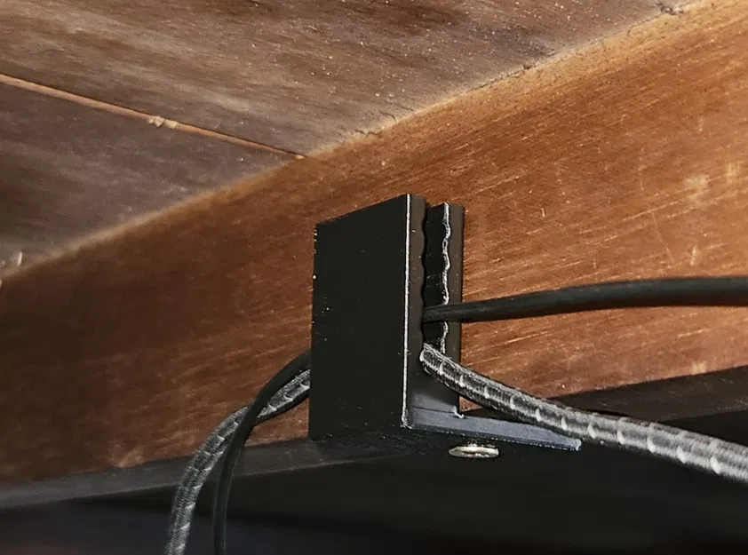 Kẹp Giữ Cáp Máy Tính Để Bàn - Image 1