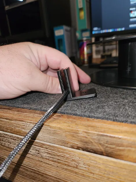 Kẹp Giữ Cáp Máy Tính Để Bàn - Image 2