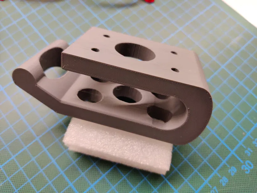 Giá đỡ/Thu dây cáp dưới bàn - loại siêu bền - Image 1