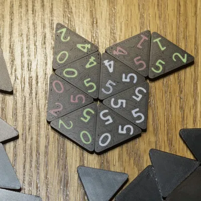 Bitriominoes - Phiên bản hai chiều của Triominoes