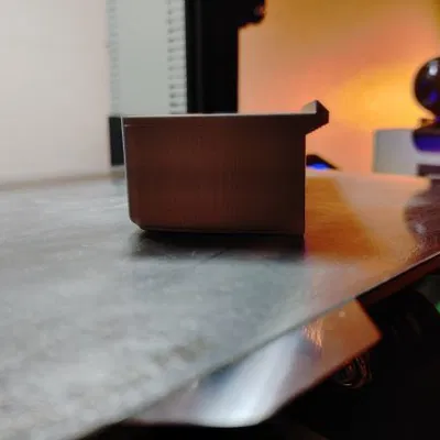 Khay gắn bên trái máy Ender 3, in liền không cần support