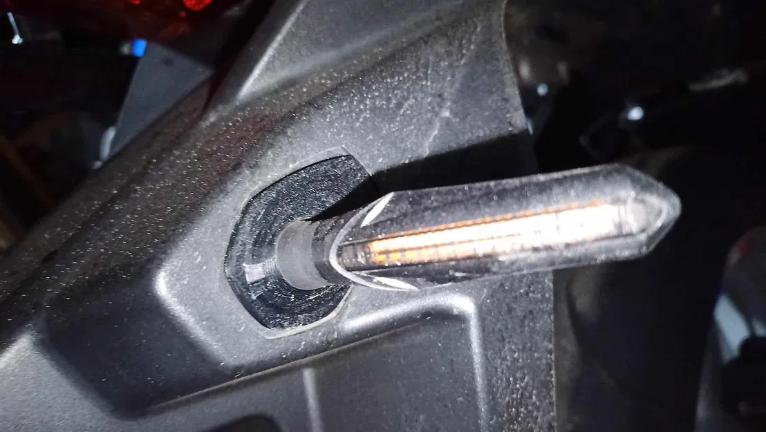 Chắn bùn Suzuki cho đèn xi nhan LED - Image 2