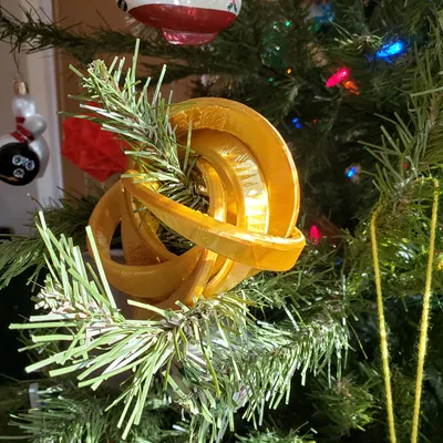 Năm Chiếc Nhẫn Vàng!