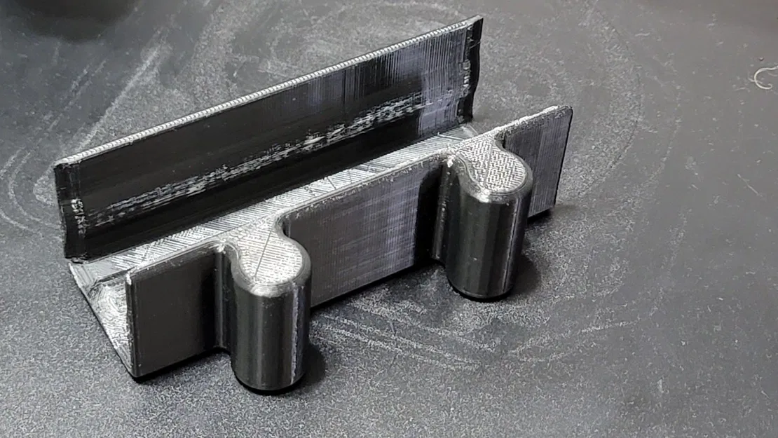 Chốt Khóa Cửa Tủ Bi-fold Chống Trẻ Em - Image 1