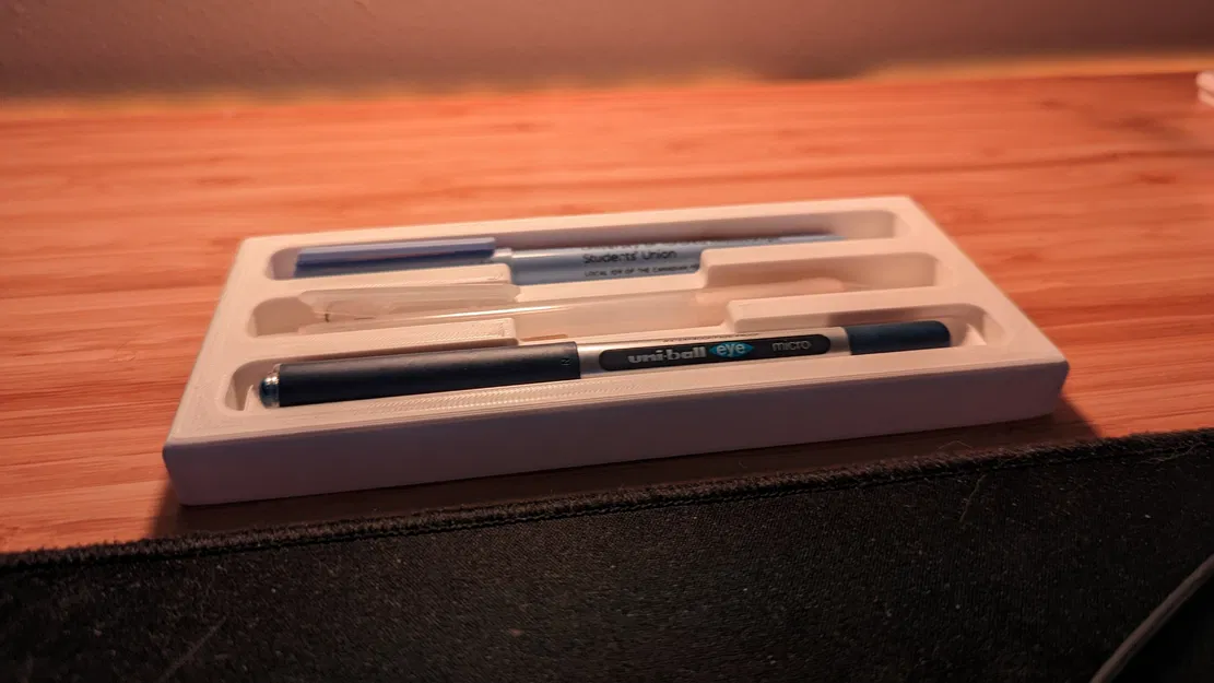 Đế Cắm Bút/Bút Chì Để Bàn - Image 1