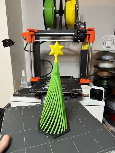 Cây thông Giáng sinh Xoắn - Image 1